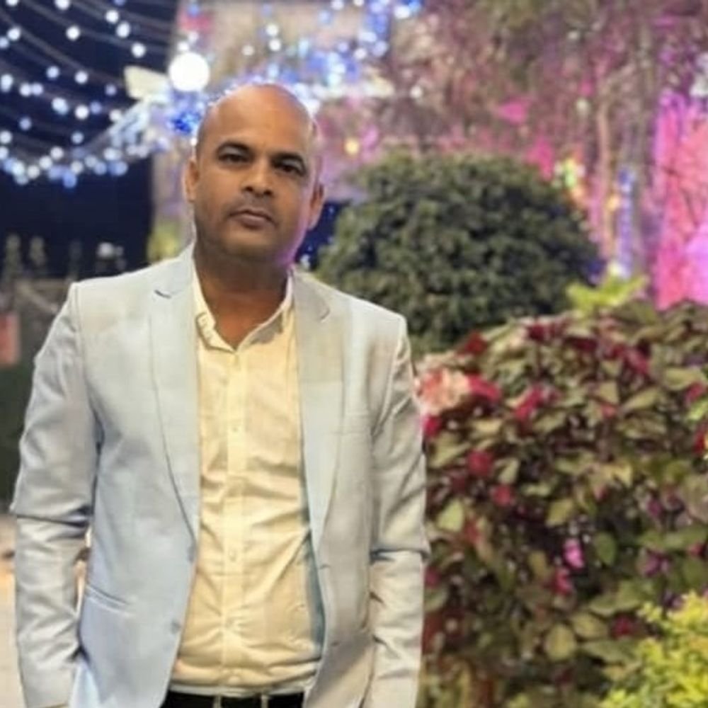 गोल्ड लोन मैनेजर ने पत्नी को मैसेज भेजकर आत्महत्या की:कानपुर में सुसाइड नोट में लिखा-मेरी कोई सुनने वाला नहीं, बैंक मैनेजर सहित ग्राहक जिम्मेदार