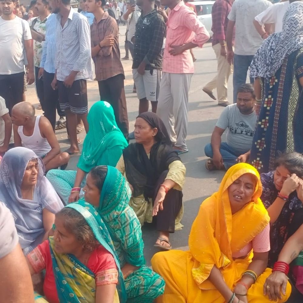 पनकी में इंडियन ऑयल के टैंकर ने महिला को कुचला:सड़क पार करते समय हुई मौत, चालक टैंकर छोड़कर भागा