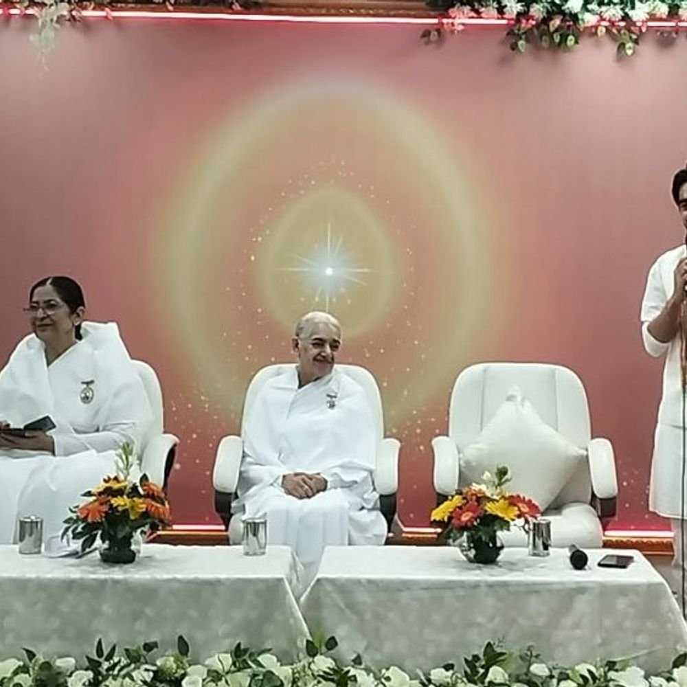 लखनऊ में सिंधी समाज के स्नेह मिलन कार्यक्रम:यूरोपीय निदेशिका ने कहा- ब्रह्माकुमारीज की स्थापना में सिंधी समाज की अहम भूमिका