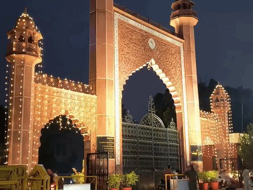 AMU में आज मनेगा सर सैयद डे:सुप्रीम कोर्ट के जस्टिस होंगे मुख्य अतिथि, गुलिस्तान-ए-सैयद में सुबह 10:45 बजे मुख्य समारोह