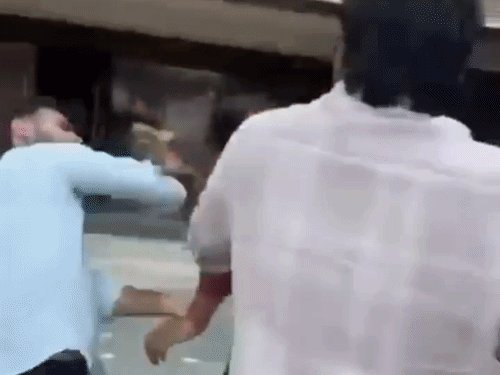 गाजियाबाद में युवती से मिलने आए युवक को पीटा:इंस्टाग्राम पर 5 दिन पहले हुई थी दोस्ती, होटल ले जाने का आरोप