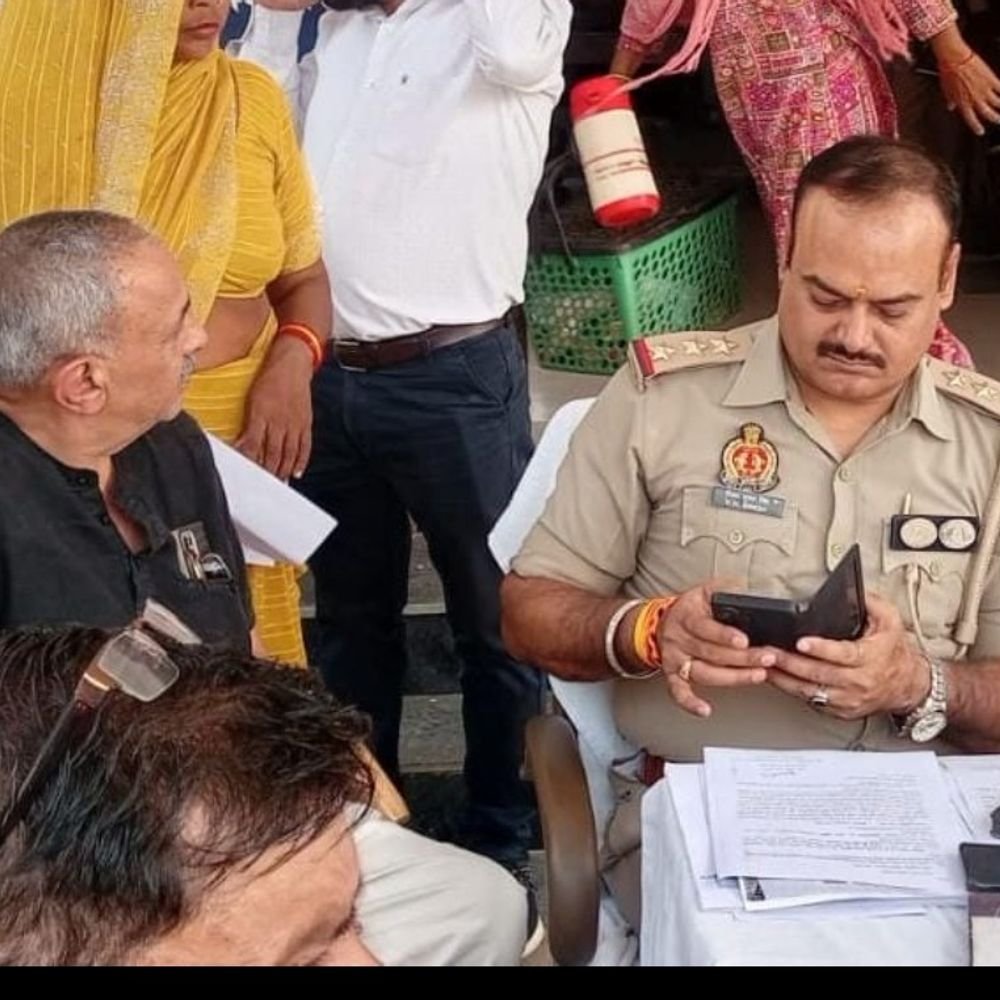 सादाबाद विधायक के बड़े भाई से साइबर ठगी:UPI के जरिए बैंक खाते से 1.74 लाख रुपये निकाले, पुलिस से की शिकायत