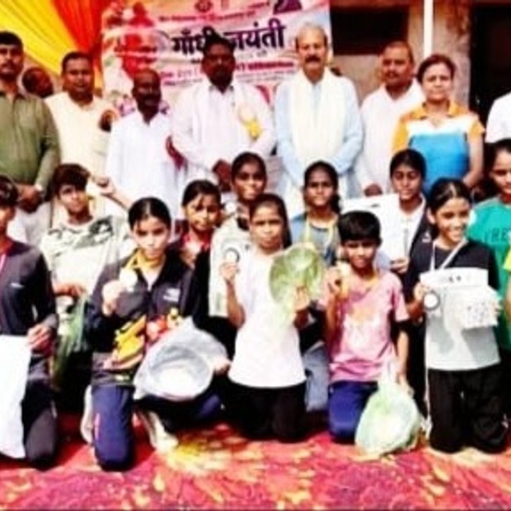 बलरामपुर में पैदल चाल प्रतियोगिता:अंकुश व जानवी ने मारी बाजी, वरिष्ठ नागरिकों ने भी दिखाया उत्साह