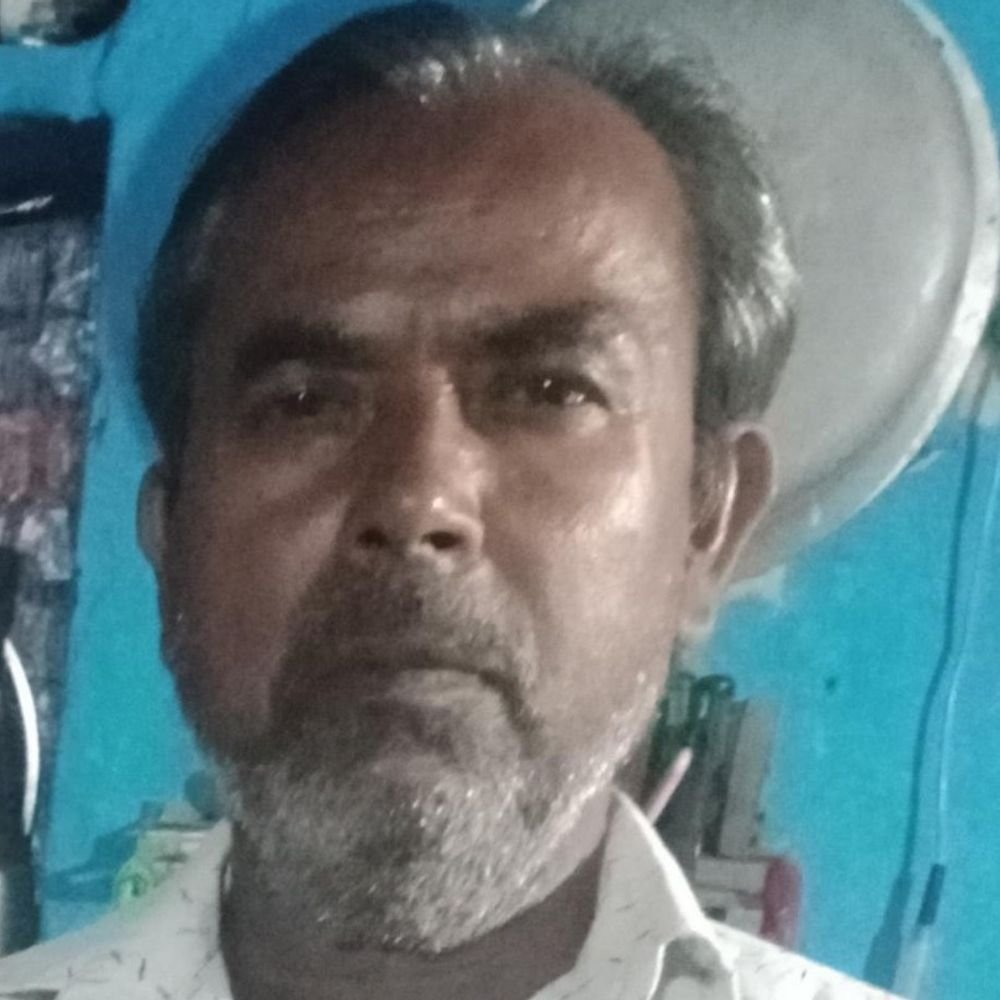 हाथरस में अज्ञात वाहन ने ऑटो में मारी टक्कर:62 साल के बुजुर्ग की मौत; 22 दिन की नातिन समेत परिवार के 5 घायल