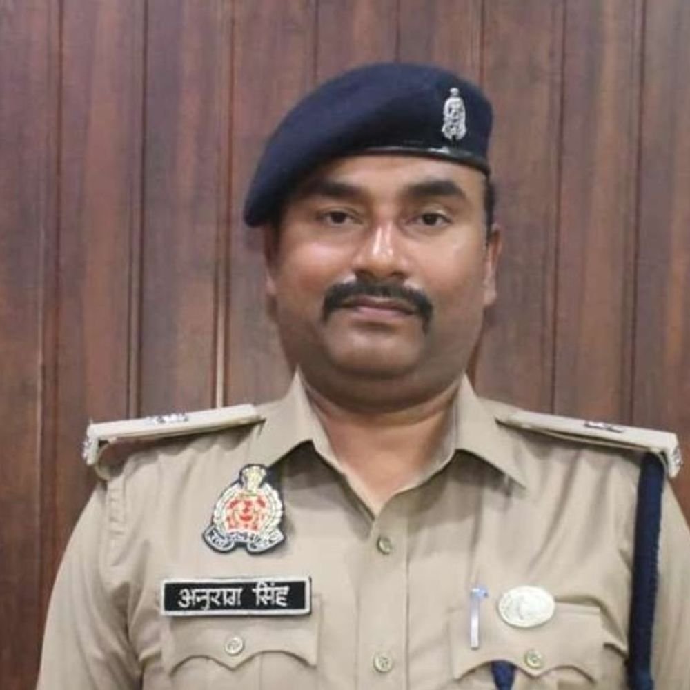 रामपुर में खंडहर से 1800 शीशी प्रतिबंधित कोडीन सिरप बरामद:3 गिरफ्तार, नानकार बाईपास के पास बाग में छिपाकर रखी थी खेप; 7300 रुपए भी मिले