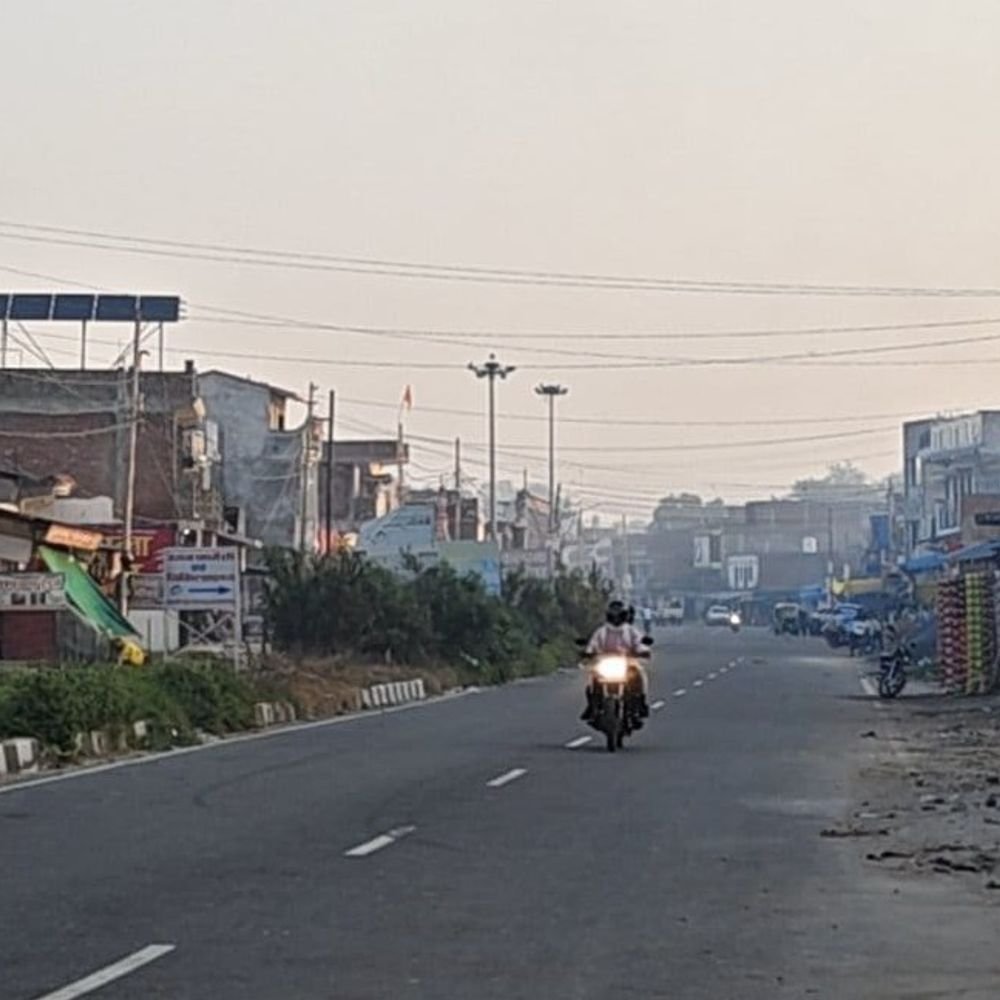 आजमगढ़ में लगातार गिर रहा है तापमान:मंगलवार को भी निकली है बादलों वाली धूप, रात के तापमान में हो रही गिरावट
