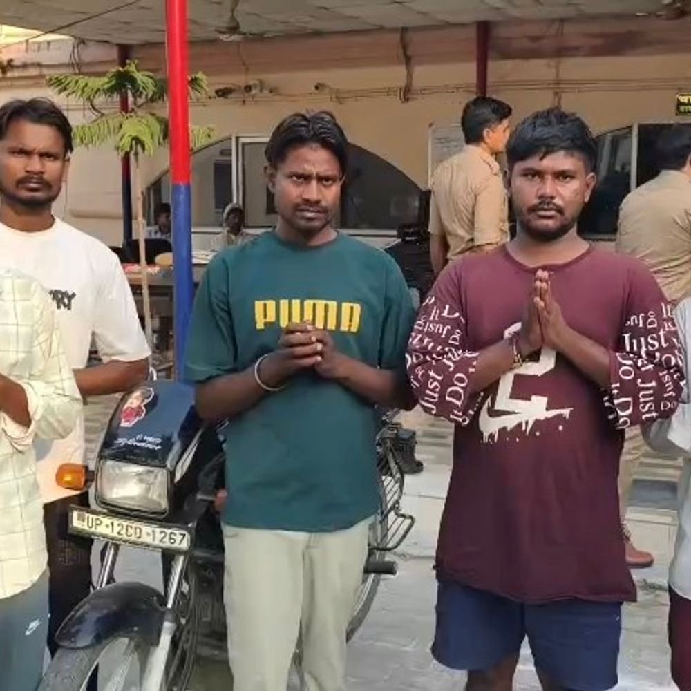 बाइक को ‘बैलगाड़ी’ बनाने वाले हाथ जोड़कर मांग रहे माफी:पुलिस ने पांच लोगों को किया गिरफ्तार, बाइक भी की सीज
