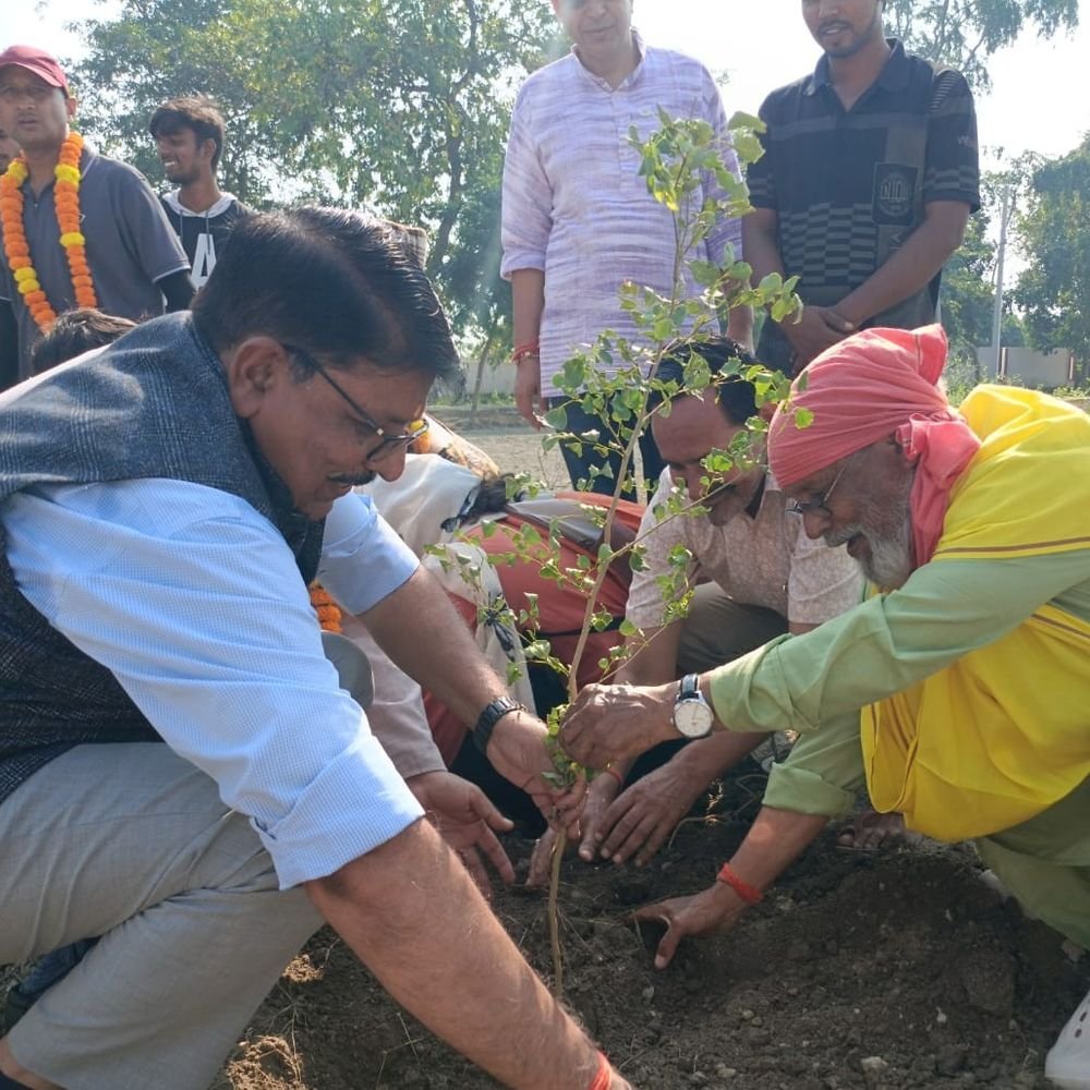 बलिया JNCU में पर्यावरण संरक्षण पर राष्ट्रीय संगोष्ठी:पद्मभूषण डॉ. जोशी बोले- प्रकृति ही सबसे बड़ा धर्म
