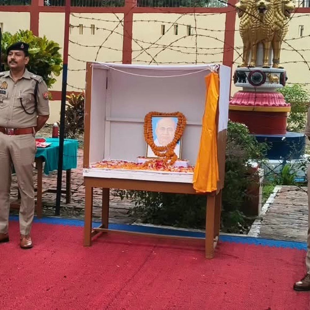 एकता दिवस पर निकला यूनिटी मार्च, अधिकारियों ने ली शपथ:सरदार पटेल की 151वीं जयंती पर कलक्ट्रेट, पुलिस लाइन और राजनीतिक दलों के कार्यालयों में हुए कार्यक्रम
