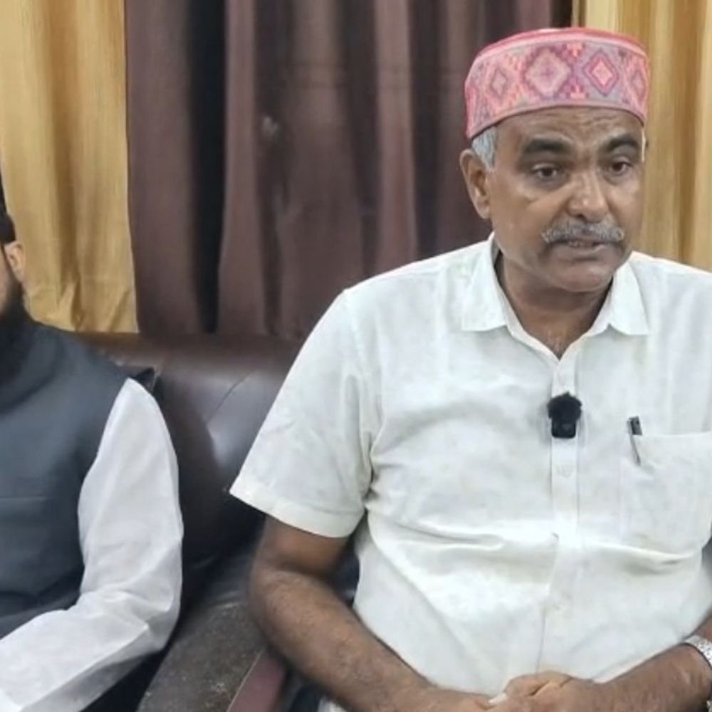 मदरसों की गड़बड़ियों, वक्फ जमीनों पर कब्जे की जांच होगी:अल्पसंख्यक आयोग सदस्य बोले- फर्जी दस्तावेज तैयार कराने वाले अधिकारियों पर भी होगी कार्रवाई