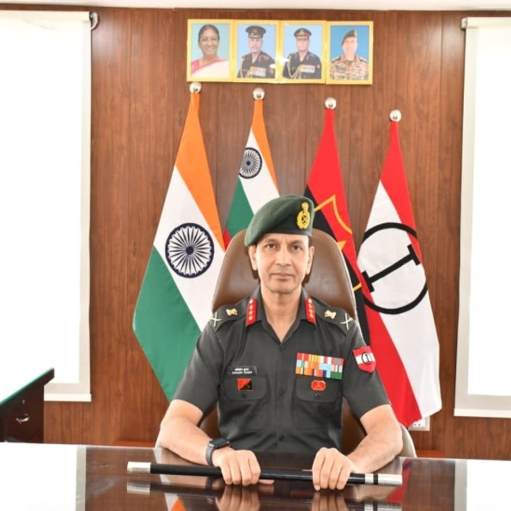 1 कोर के नए कमांडिंग ऑफिसर बने अखिलेश कुमार:लेफ्टिनेंट जनरल ने संभाली मथुरा कोर की कमान, NDA पुणे के हैं पूर्व छात्र