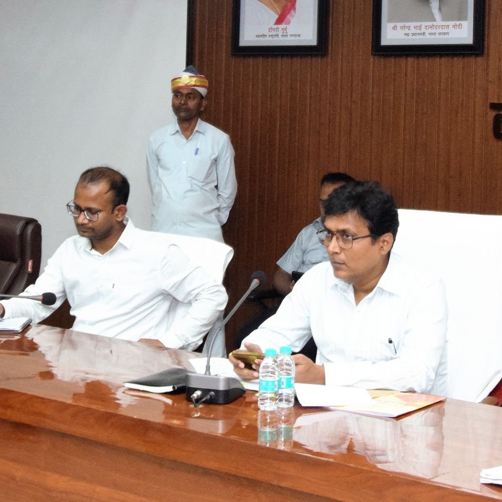लखीमपुर में 25 केंद्रों पर 60,480 अभ्यर्थी देंगे परीक्षा:25 और 30 अक्टूबर, 1 नवंबर को दो पालियों में होगा एग्जाम, रेलवे-बस स्टेशन पर बनेंगे हेल्प डेस्क