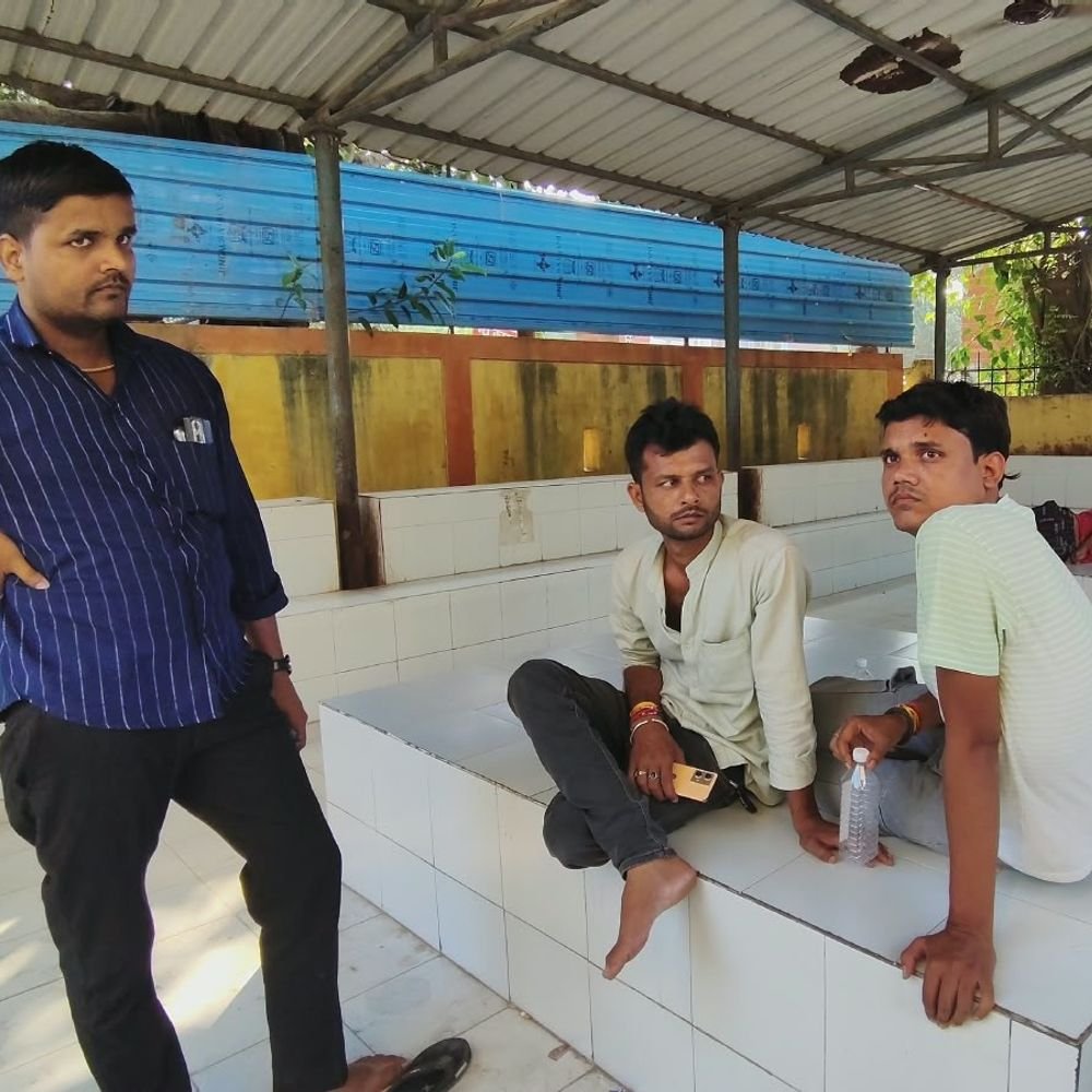 उन्नाव में डिवाइडर से टकराकर पलटा रिक्शा, चालक की मौत:जाहिदापुर के पास देर रात हुआ हादसा, शव की हुई पहचान
