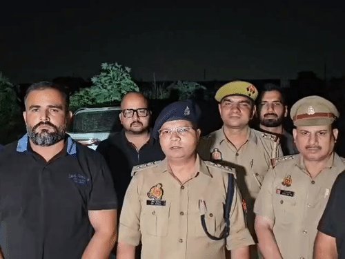 50 हजार का इनामी फरमान एनकाउंटर में अरेस्ट:गाजियाबाद पुलिस ने वाहन चोरी के सरगना को दौड़ाकर पैर में गोली मारी