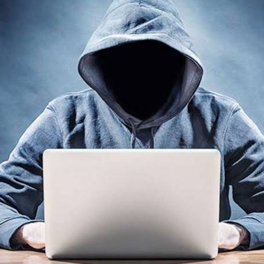 भाजपा नेता के खाते से 8,500 रुपये उड़ाए, FIR:अलीगढ़ में रामघाट रोड के ATM में कार्ड फंसने के बाद खाते से दो बार हुआ ट्रांजेक्शन, डीआईजी के आदेश पर मुकदमा