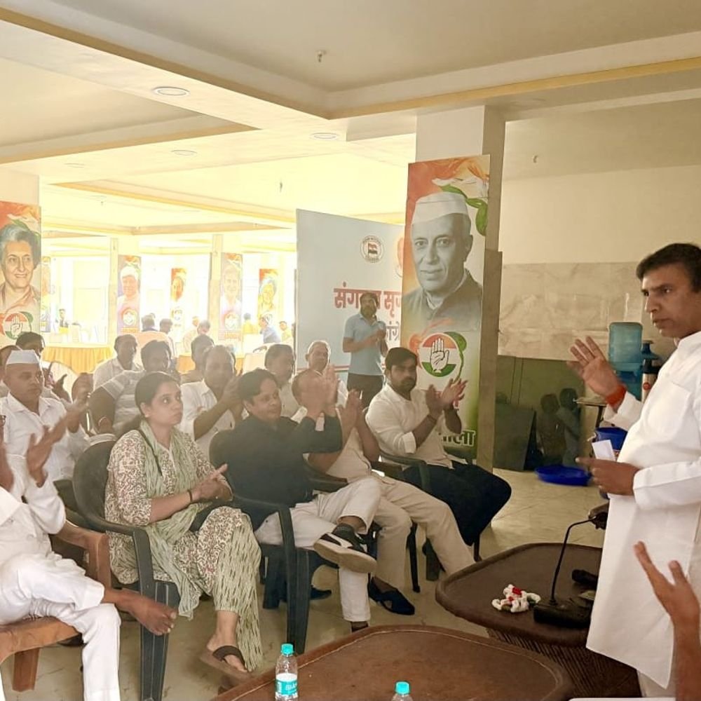 ग्रेटर नोएडा में कांग्रेसी गांव-गांव लोगों से संपर्क करेंगे:जेवर किसान पदयात्रा और ‘वोट बचाओ-देश बचाओ’ मार्च की रूपरेखा बनाई