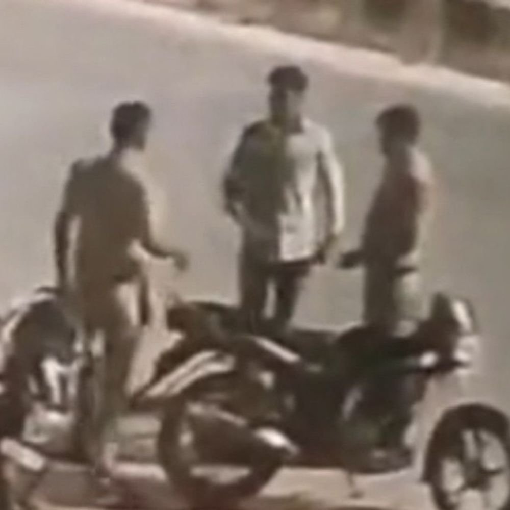 इंजीनियर से मारपीट करने वाला सिपाही सस्पेंड:कासगंज में बाइक के कागज सही होने के बाद भी पैसे मांगे थे, न देने पर मारे थे थप्पड़