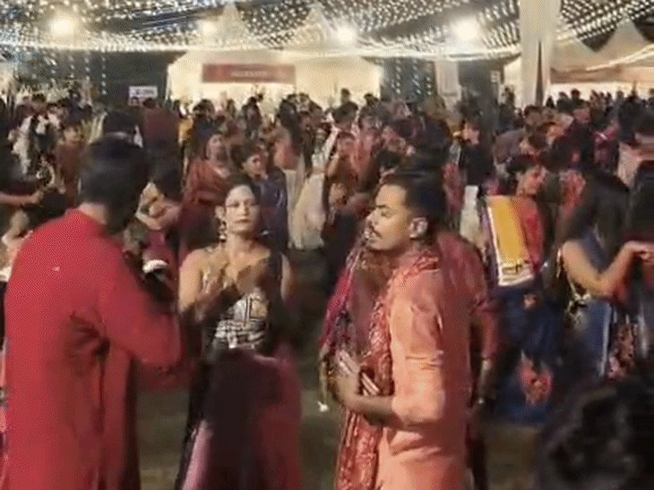 लखनऊ में नवरात्रि उत्सव, गरबा और डांडिया की धूम:यूपी दर्शन पार्क में उत्सवी माहौल, युवाओं के साथ परिवारों ने डांस किया