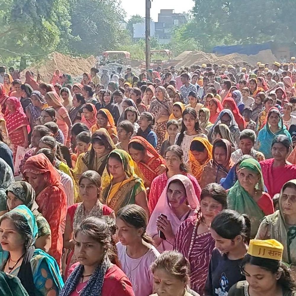 कन्नौज में दुर्गा प्रतिमाओं की शक्ति विजय यात्रा शुरू:प्रमुख मार्गों से होते हुए अलियापुर घाट पर होगा विसर्जन, सुरक्षा के कड़े इंतजाम