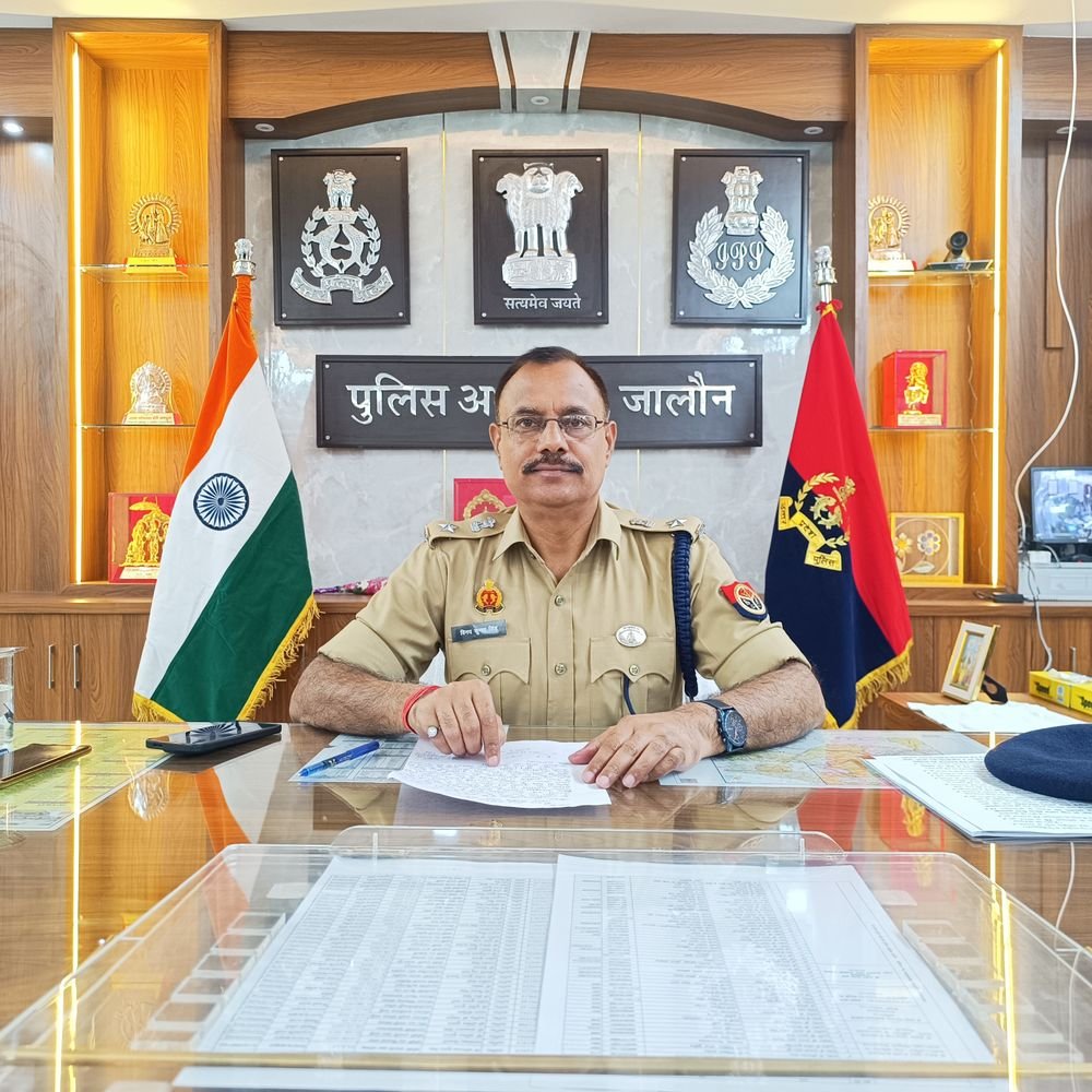 जालौन पुलिस में 148 पुलिसकर्मियों का ट्रांसफर:त्योहारों के बीच कानून-व्यवस्था मजबूत करने के लिए कई थानों में नई तैनाती