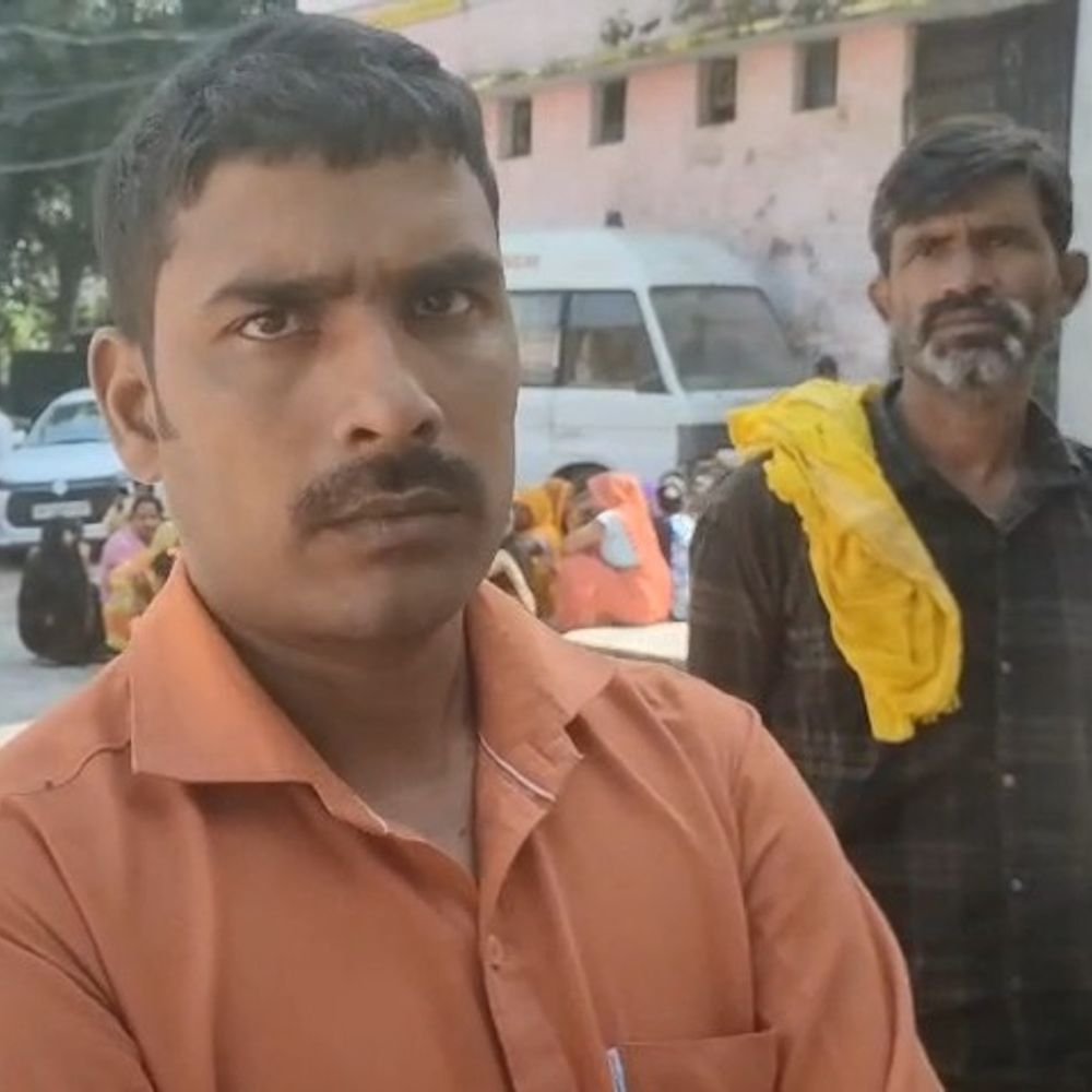 सीतापुर में मवेशी से टकराकर साइकिल सवार की मौत:दुकान खोलने जा रहा था युवक, डॉक्टरों ने मृत घोषित किया