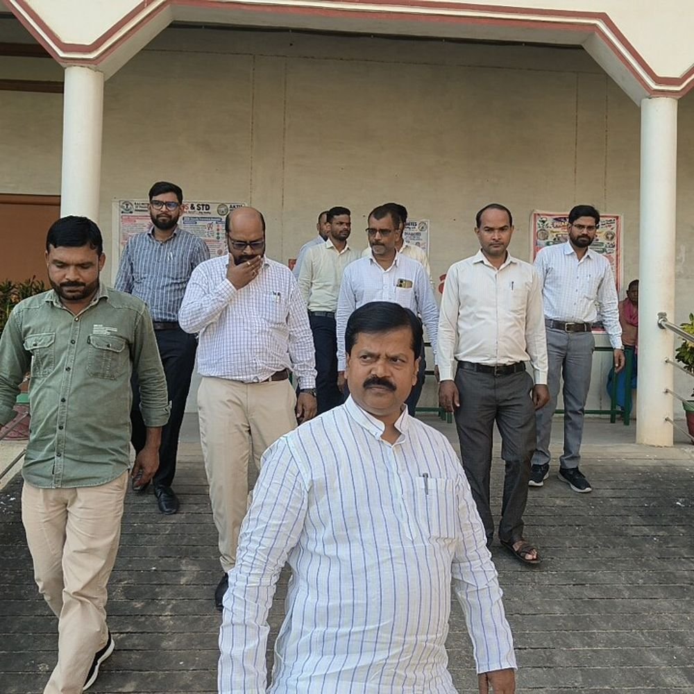 मऊ में MLC प्रत्याशी ने उठाए पुरानी पेंशन-मानदेय के मुद्दे:गोरखपुर-फैजाबाद खंड शिक्षक निर्वाचन क्षेत्र का 23 को होगा मतदान