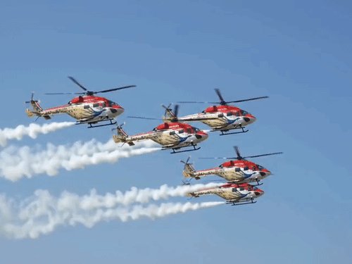 8 साल बाद बरेली में फिर गूंजेगी सारंग की गर्जना:13 से 17 अक्टूबर तक भारतीय वायु सेना की हेलीकॉप्टर टीम दिखाएगी हवाई करतब