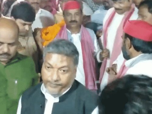 थप्पड़ कांड से बढ़ गया नगीना साहनी का राजनीतिक रसूख:शीर्ष नेतृत्व की नजर में आ गए; सहानुभूति मिली; टिकट की दावेदारी मजबूत हुई