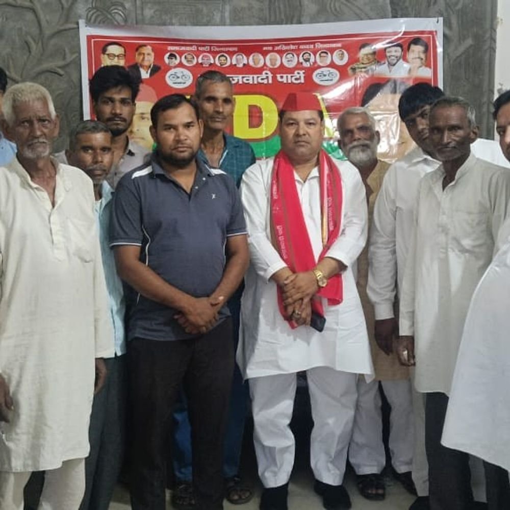 चितौड़ा में पीडीए पंचायत:सपा नेता ने ग्रामीणों की समस्याएं सुनीं, कहा- संगठन की विचारधारा लोगों तक पहुंचाएं