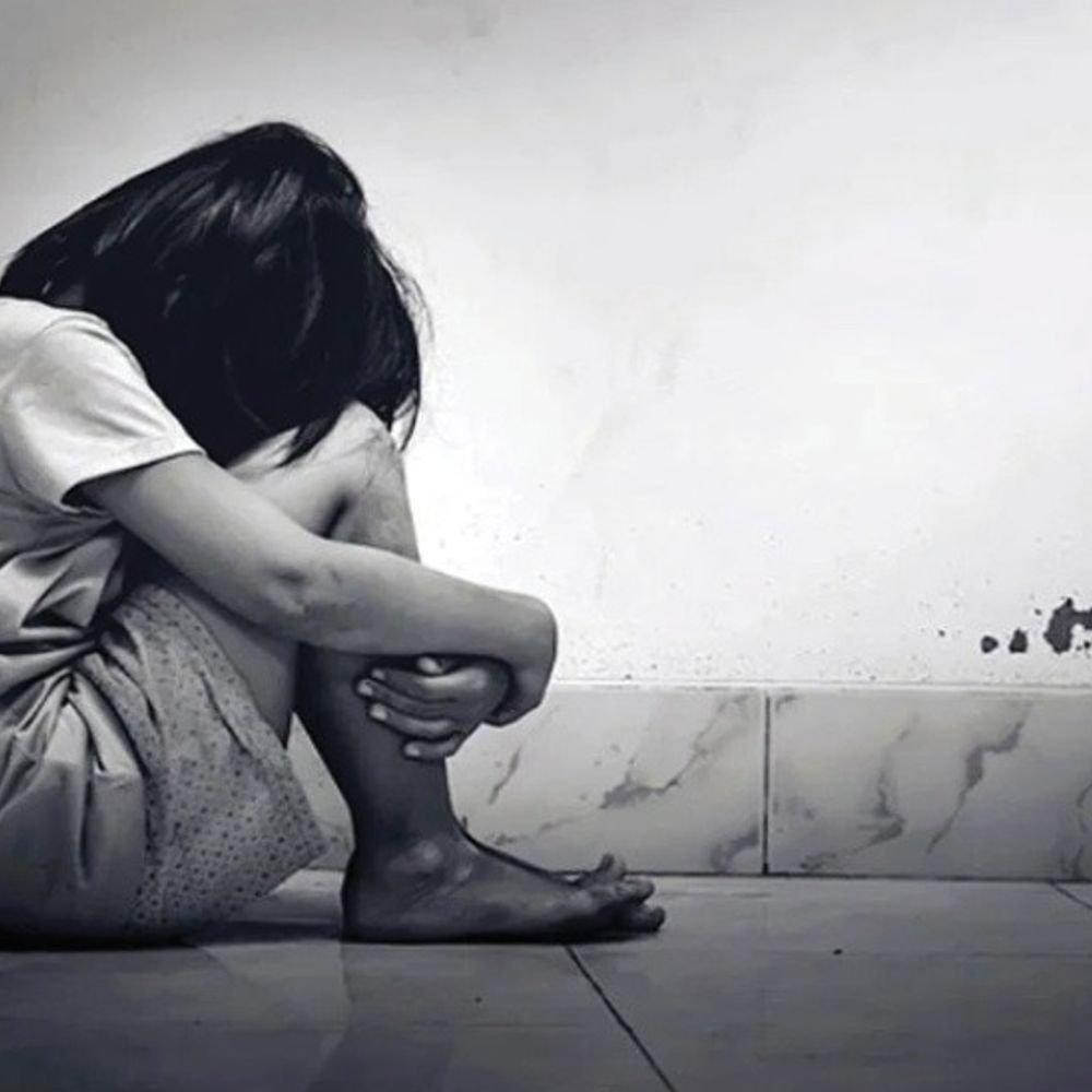 नाबालिग के साथ रेप कर अश्लील वीडियो बनाया:वायरल करने की धमकी देकर बार-बार होटल बुलाने का आरोप, 3 लाख रुपये भी हड़पे