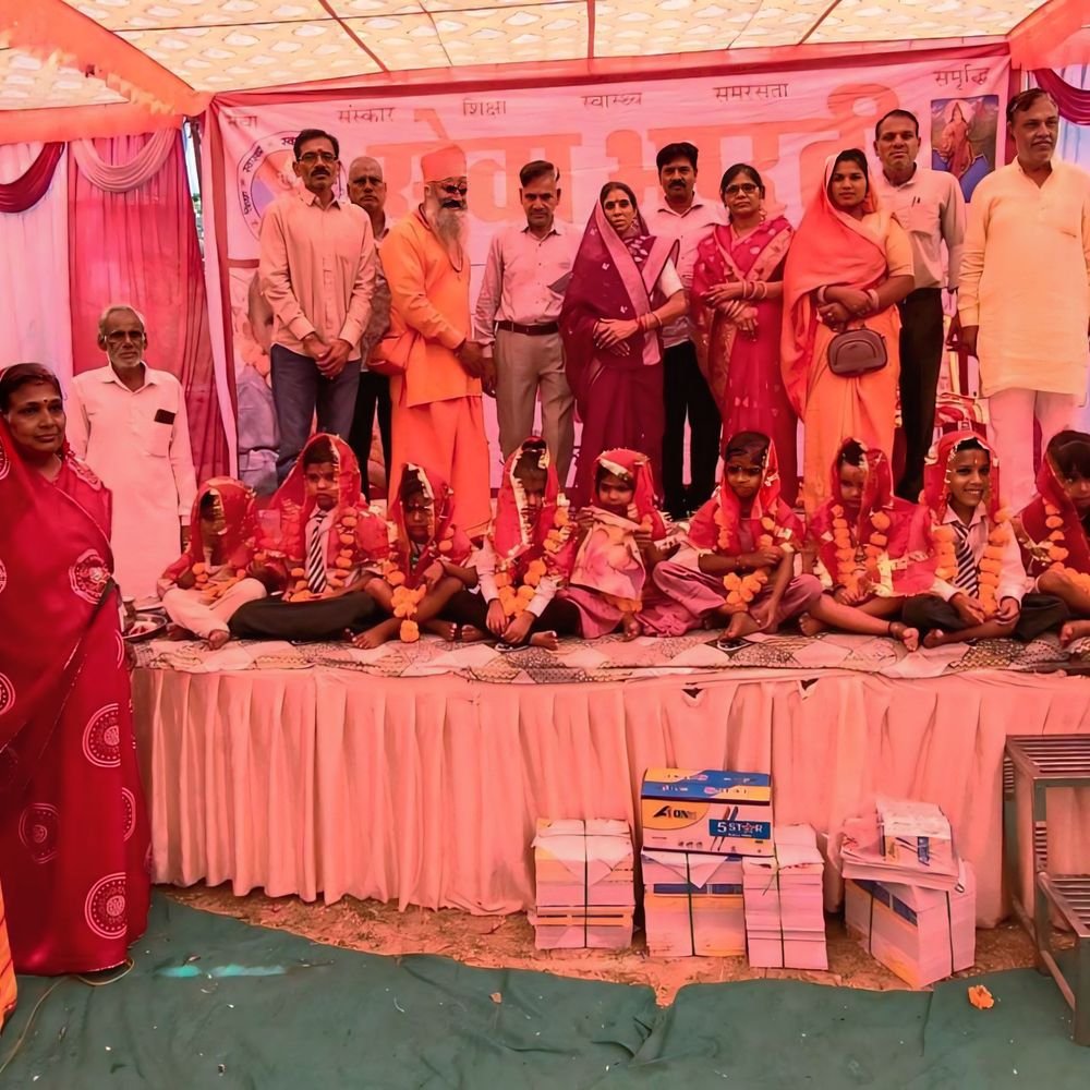 इटावा में सेवाभारती ने 501 कन्याओं का किया सामूहिक पूजन और सम्मान