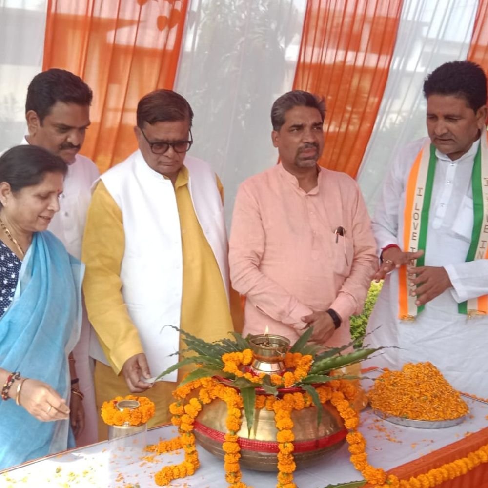 भाजपाइयों ने निकाली सेवा ज्योति यात्रा:पीएम के भाषण के बाद दो मंत्री, विधायक और पूर्व सांसद हुए शामिल