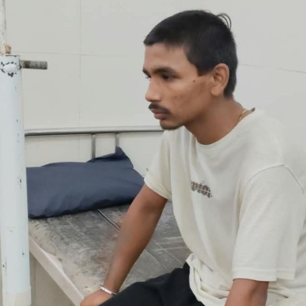 निचलौल में सड़क हादसे में महिला गंभीर घायल:चिउटहाँ रोड पर हुआ हादसा, एक युवक को सांप काटने के बाद अस्पताल में भर्ती कराया गया