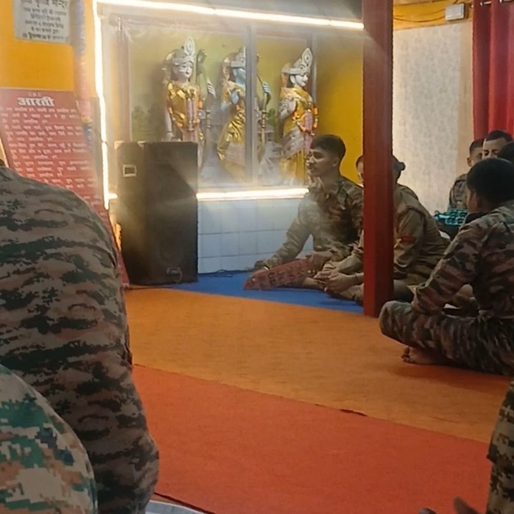 BHU के NCC कैडेट्स ले रहे आर्मी की ट्रेनिंग:लाइट फील्ड गन चलाना और ड्रोन उड़ाना सीखा