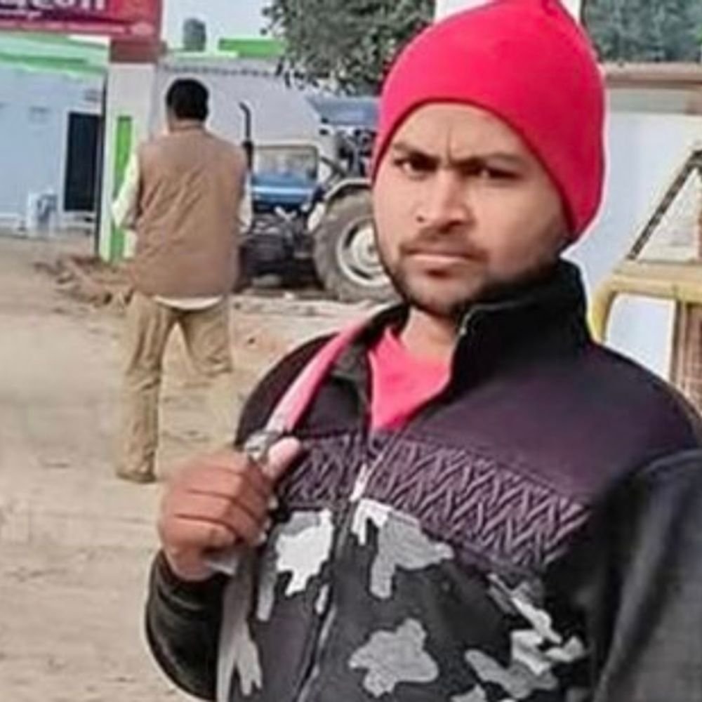 फ्लाईओवर से उछलकर सर्विस रोड पर गिरे युवक की मौत:गाजीपुर में सुबह टहलने निकले एलएलबी छात्र को अज्ञात वाहन ने मारी टक्कर, होनी थी शादी