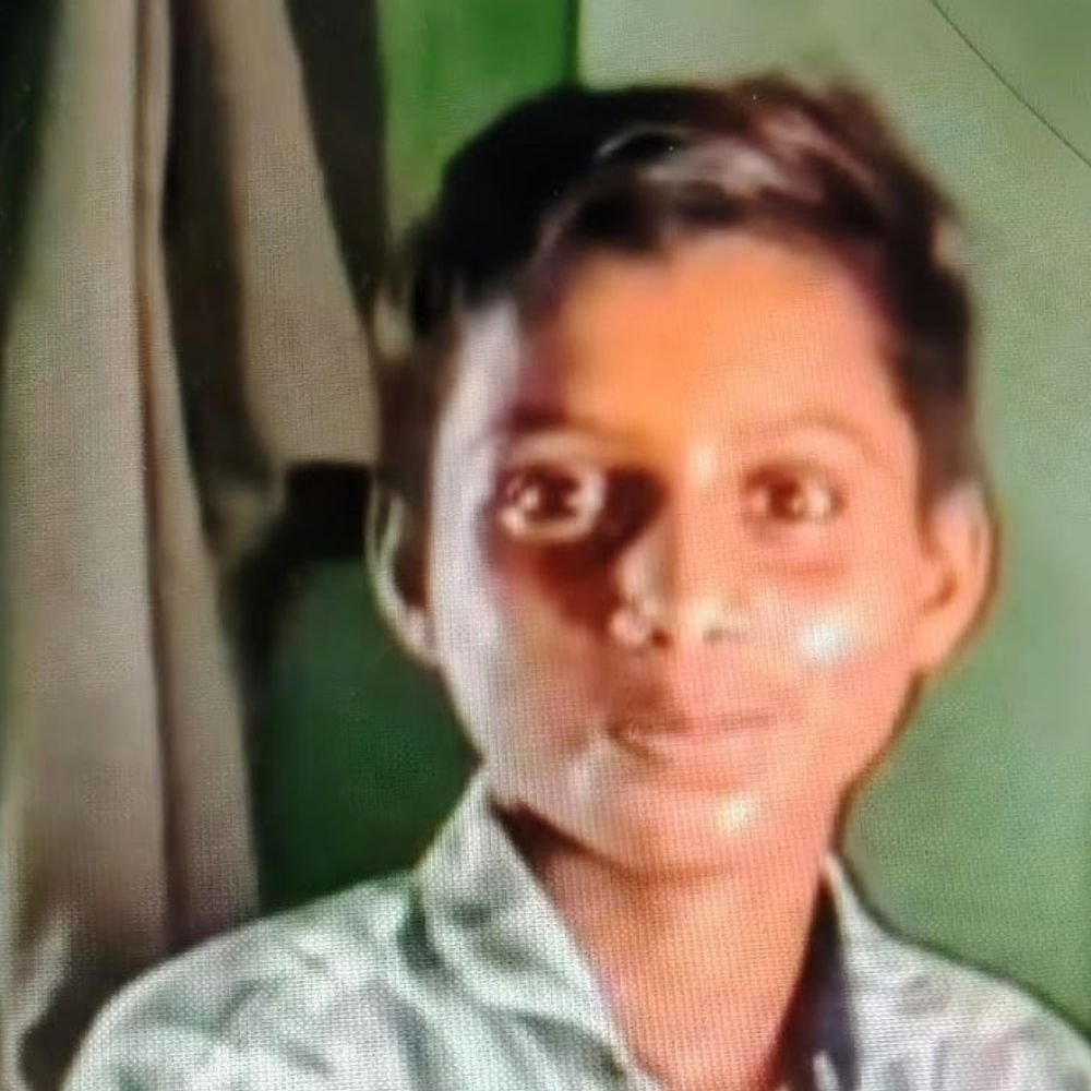 उन्नाव में ट्रांसफार्मर में करंट उतरा, बच्चे की मौत:नीचे भरा था पानी, लकड़ी बीनते समय चपेट में आया, घर का इकलौता बेटा था