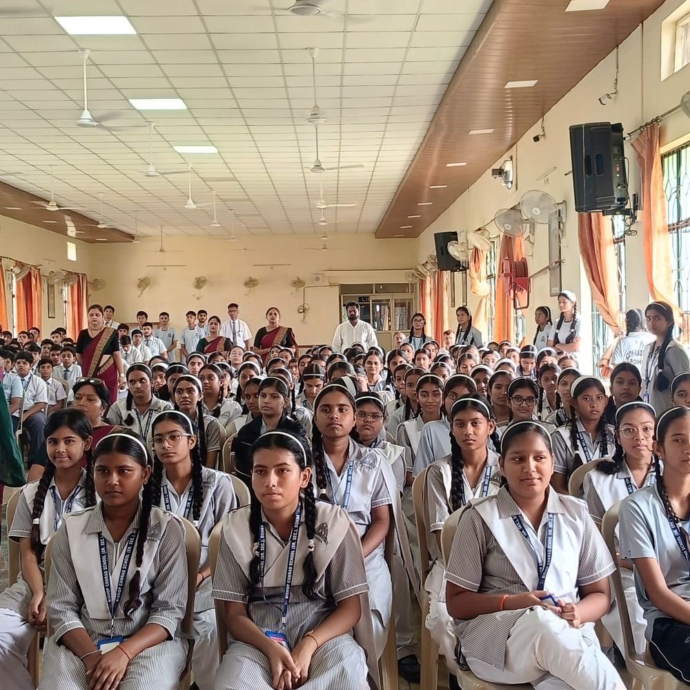 विद्यार्थियों को साइबर सुरक्षा की सीख:मिशन शक्ति 6.0 में छात्राओं को महिला सुरक्षा के नियम भी बताए