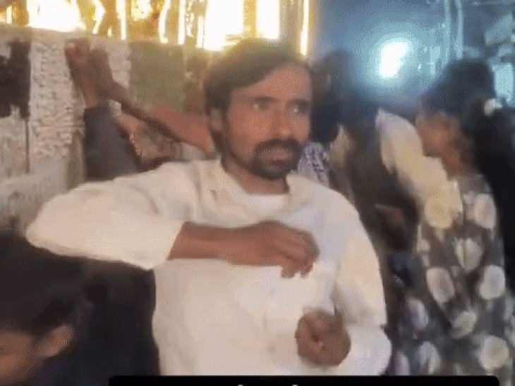 बादाम-काजू से सजा था राम का रथ:बारातियों ने नोच कर खाया,वीडियो वायरल,भक्त बोले - ये तो प्रसाद है