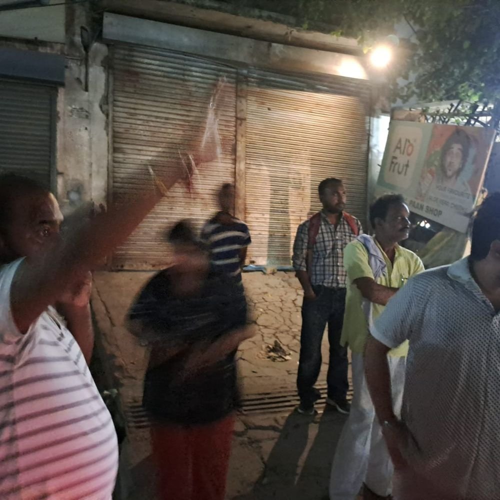 बदमाशों ने महिला से चेन लूटी, 200 मीटर घसीटा:मेरठ में पीछा करने पर बाइक छोड़ भागे लुटेरे, पुलिस तलाश में जुटी