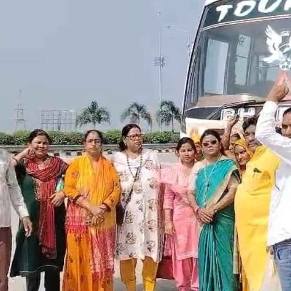 मेरठ में 4 श्रद्धालुओं की मौत के बाद आक्रोश:कांवड़ पटरी मार्ग पर घरवालों ने लगाया जाम, 10 लाख रुपए मुआवजा मांगा