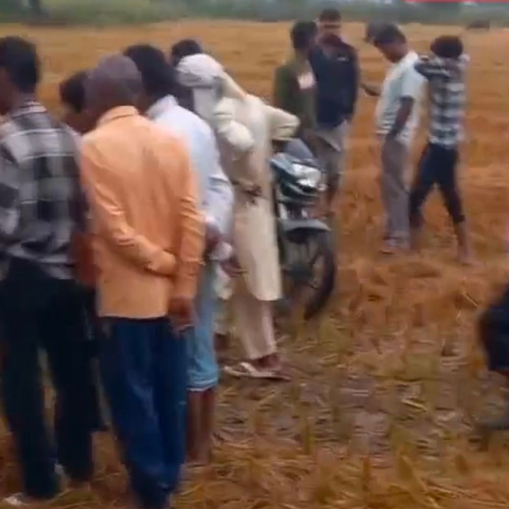 प्रतापगढ़ में बकरी चोरी के शक में युवक को पकड़ा:चमरूपुर पठान में ग्रामीणों ने की घेराबंदी, तीन साथी फरार