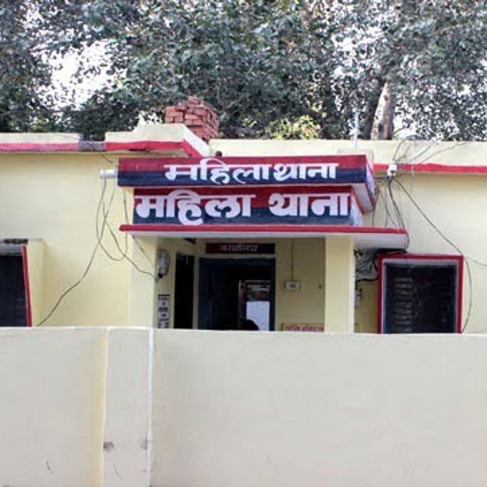 दहेज नहीं मिलने पर पत्नी को मायके पहुंचाया इंजीनियर पति:महोबा में दूसरी शादी की धमकी दी, 5 ससुरालियों पर केस दर्ज