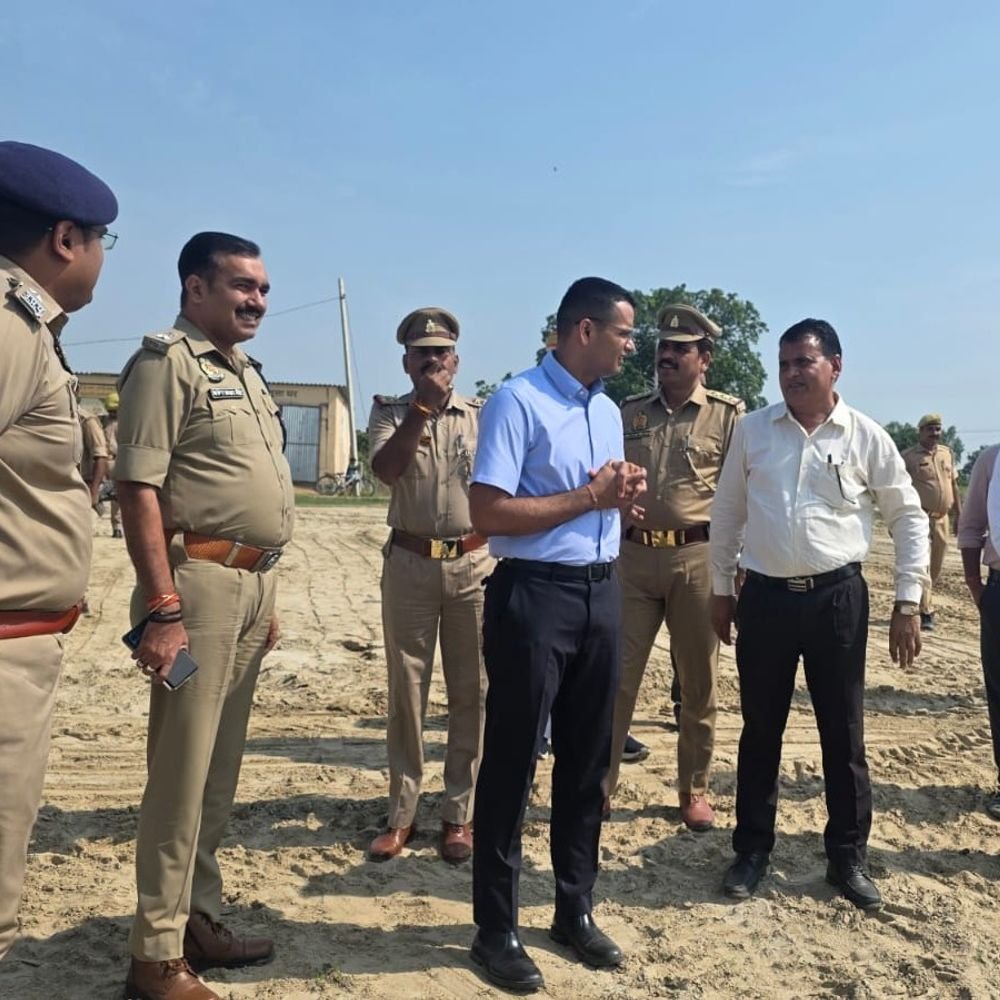 प्रतिमा विसर्जन में लापरवाही बर्दाश्त नहीं:सिसई घाट पहुंचे डीएम-एसपी, फ्लड पीएसी की तैनाती और सुरक्षा के इंतजाम करने के निर्देश