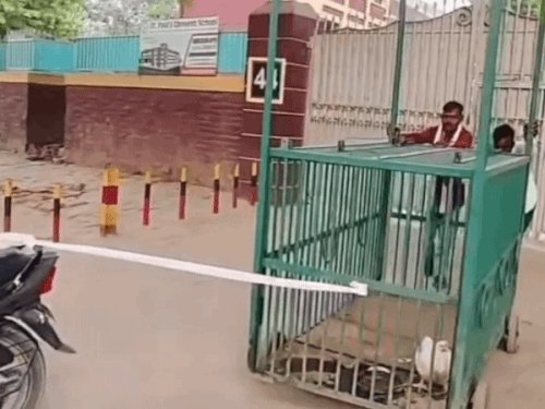 वाराणसी के छावनी में तेंदुए की तलाश जारी:एक सप्ताह से बंद सेंट मेरीज स्कूल; ऑनलाइन चल रही पढ़ाई