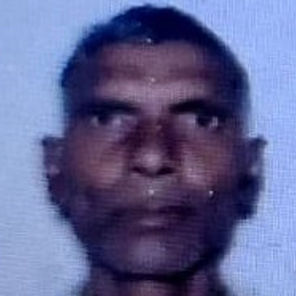 रिटायर्ड होमगार्ड ने फांसी लगाकर आत्महत्या की:एटा में विद्युत पोल पर लटका मिला शव, घरेलू कलह बताई वजह