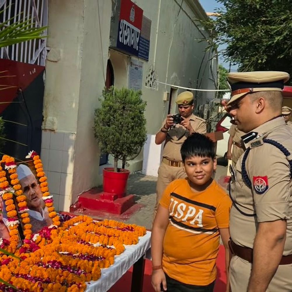 गांधी जयंती पर दी श्रद्धांजलि:मुरादाबाद जिला कारागार में सत्य, अहिंसा और स्वच्छता के संदेश को याद किया