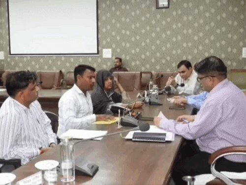 जन सुनवाई में एमडी सख्त, 20 शिकायत मौके पर निस्तारित:समस्या लेकर उपभोक्ता काट रहे थे चक्कर, एमडी ने अभियंताओं को तलब कर कराया समाधान