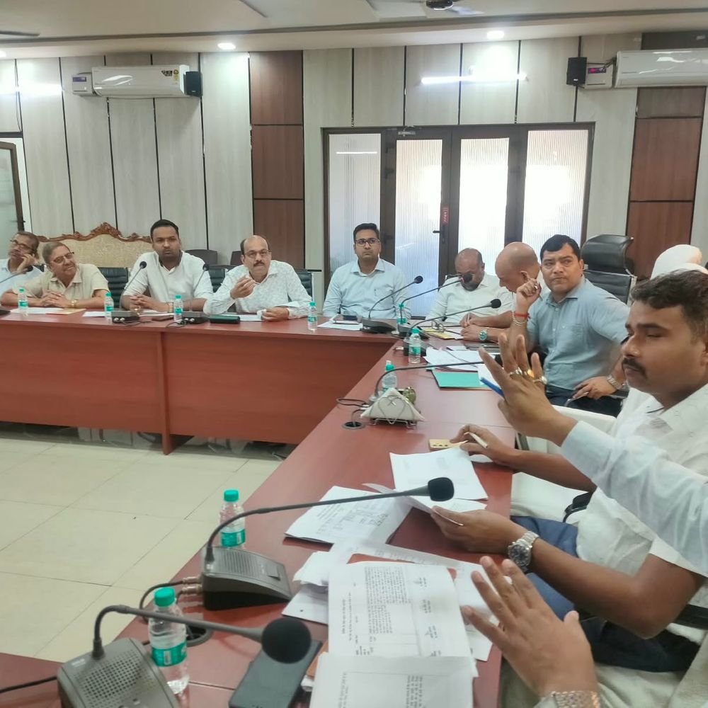सहारनपुर नगर निगम बैठक में शहर के मुद्दे छाए:पांवधोई नदी की सफाई नवंबर में होगी, खराब स्ट्रीट लाइटें भी सुधरेंगी