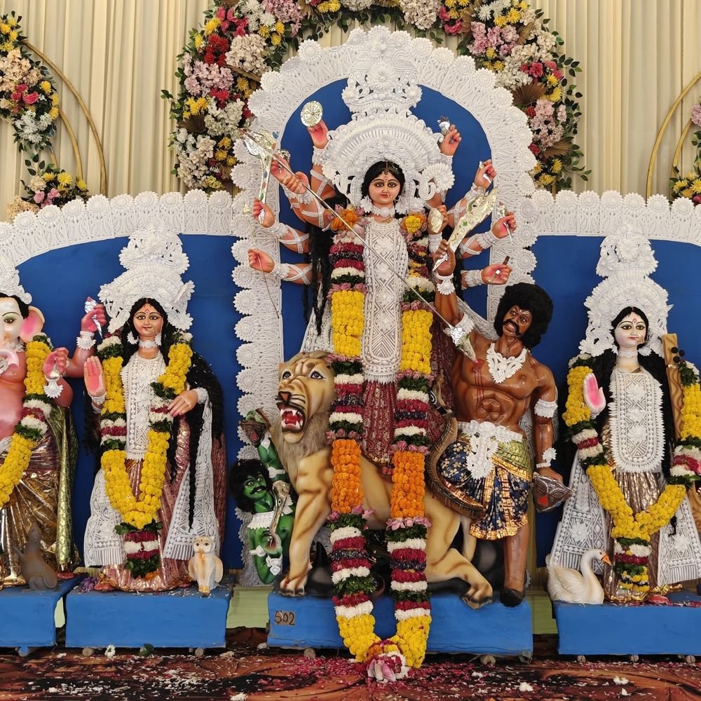 दुर्गा पूजा की भव्य प्रतिमा स्थापित:कृष्णा पार्क में चौथी बार विराजीं मां दुर्गा, डांडिया महोत्सव को लेकर उत्साह