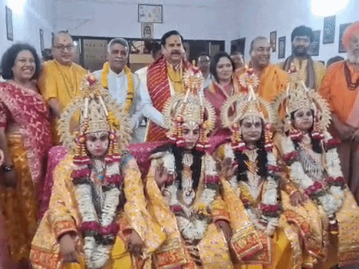8 किमी तक राममय हुआ आगरा का शमशाबाद:50 से ज्यादा झांकियों के साथ निकली राम बारात, जगह-जगह हुई पुष्पवर्षा और आरती
